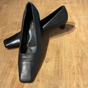 VINTAGE GUCCI LEATHER SHOES SIZE 8 1/2B